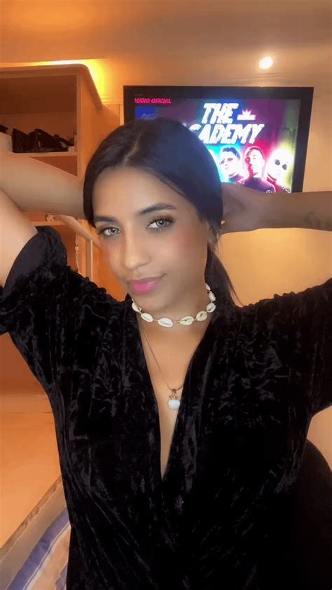 pinay big boovs|Busty Coco Melon on Tango : r/TangoCaps .